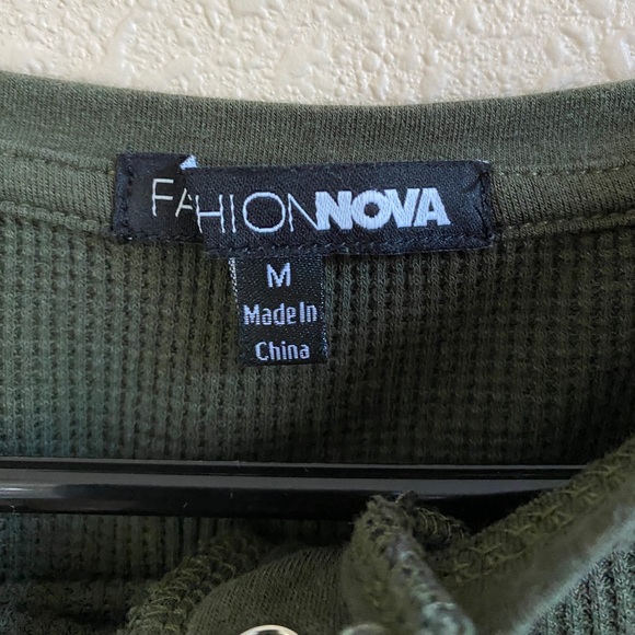 olive green cropped long sleeve - Picture 3 of 3